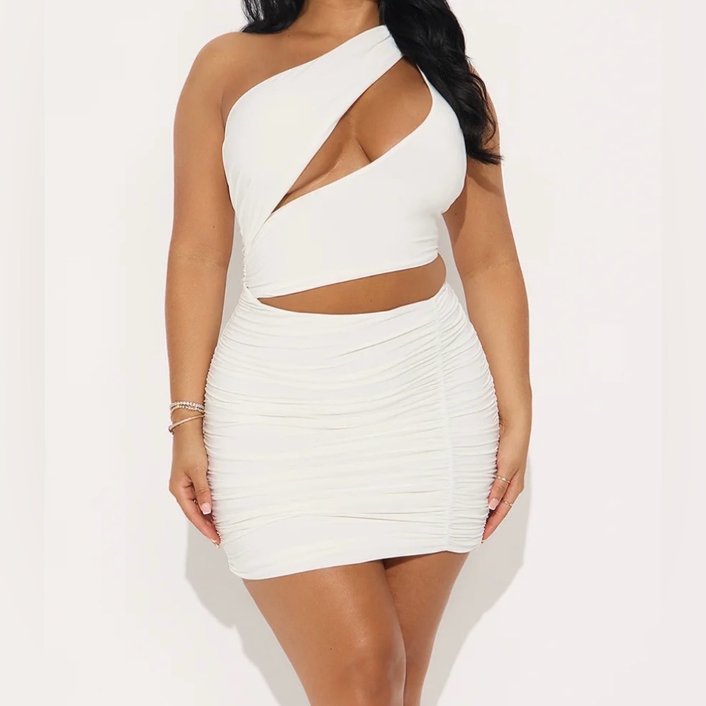 FASHION NOVA White One-Shoulder Ruched Dress, size medium